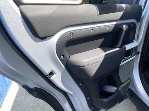 Used 2020 Land Rover Defender 110 First Edition image 47