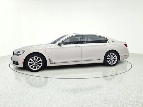 Used 2018 BMW 740e xDrive AWD/4WD image 4