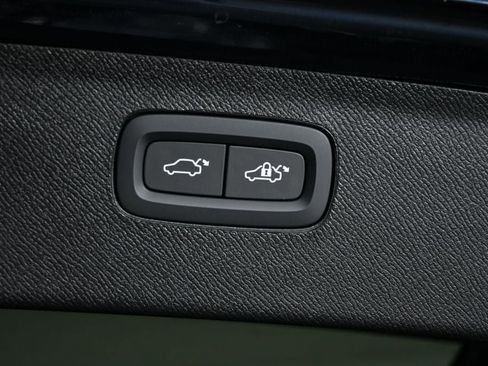 Certified 2026 Volvo XC90 B6 Plus w/ Protection Package Premier image 35