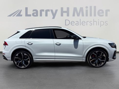 Used 2024 Audi RS Q8 w/ Black Optic Package image 6