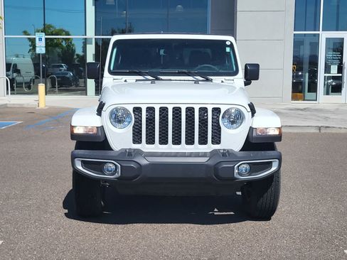 Used 2023 Jeep Gladiator Sport AWD/4WD image 2