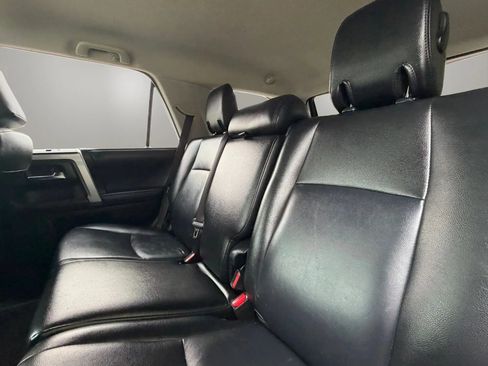 Used 2017 Toyota 4Runner SR5 AWD/4WD image 17
