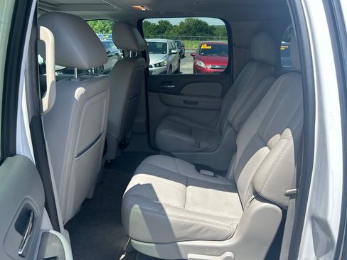 Used 2011 Chevrolet Suburban LT w/ Luxury Package AWD/4WD image 10