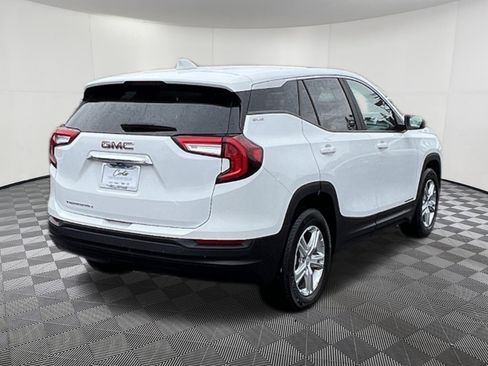 Used 2024 GMC Terrain SLE FWD image 6
