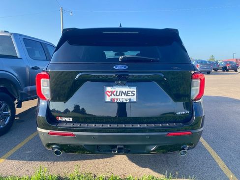 Used 2023 Ford Explorer ST-Line w/ Class IV Trailer Tow Package AWD/4WD image 11