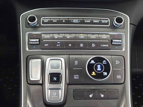 Used 2023 Hyundai Santa Fe SEL image 18