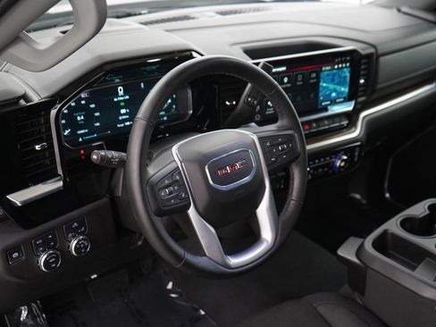 Used 2025 GMC Sierra 1500 Elevation w/ X31 Off-Road Package AWD/4WD image 19