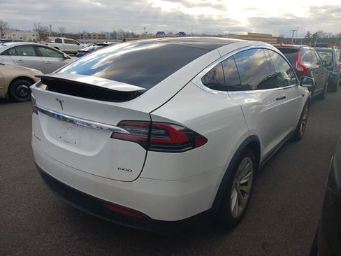 Used 2018 Tesla Model X 100D image 2