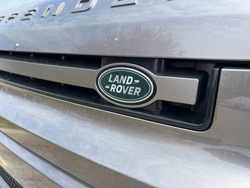 Used 2024 Land Rover Defender 110 X-Dynamic SE image 10