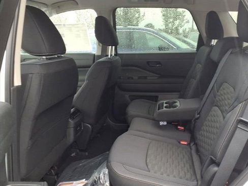 New 2025 Nissan Pathfinder SV image 29