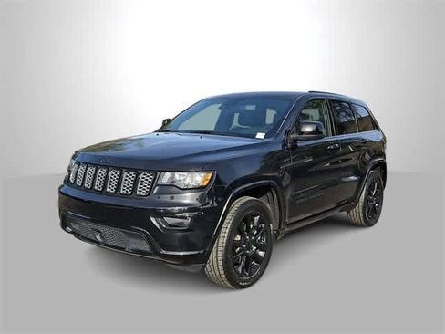 Used 2020 Jeep Grand Cherokee Altitude image 4