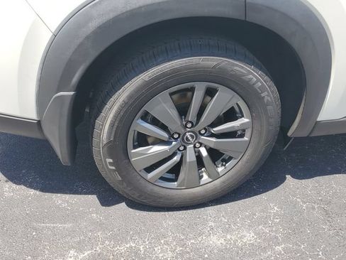 Used 2022 Nissan Pathfinder SV FWD image 5