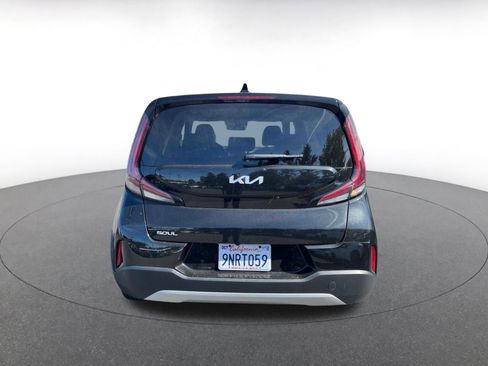 Used 2025 Kia Soul LX w/ LX Technology Package FWD image 6