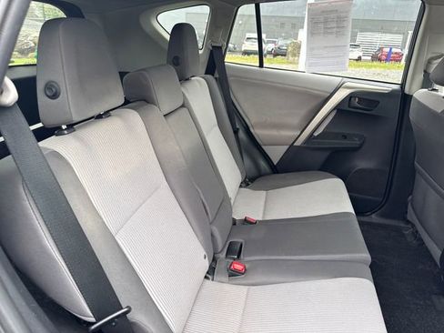 Used 2013 Toyota RAV4 LE FWD image 12