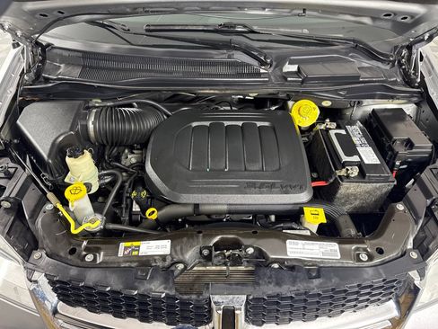 Used 2020 Dodge Grand Caravan SE w/ UConnect Hands-Free Group image 28