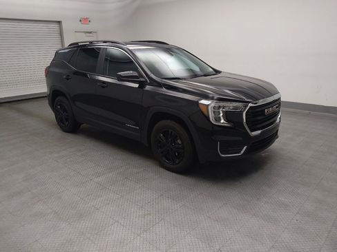 Used 2024 GMC Terrain SLE w/ Driver Convenience Package AWD/4WD image 11