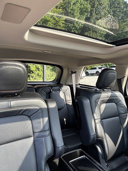 Used 2020 Lincoln Aviator Reserve w/ Equipment Group 202A AWD/4WD image 18