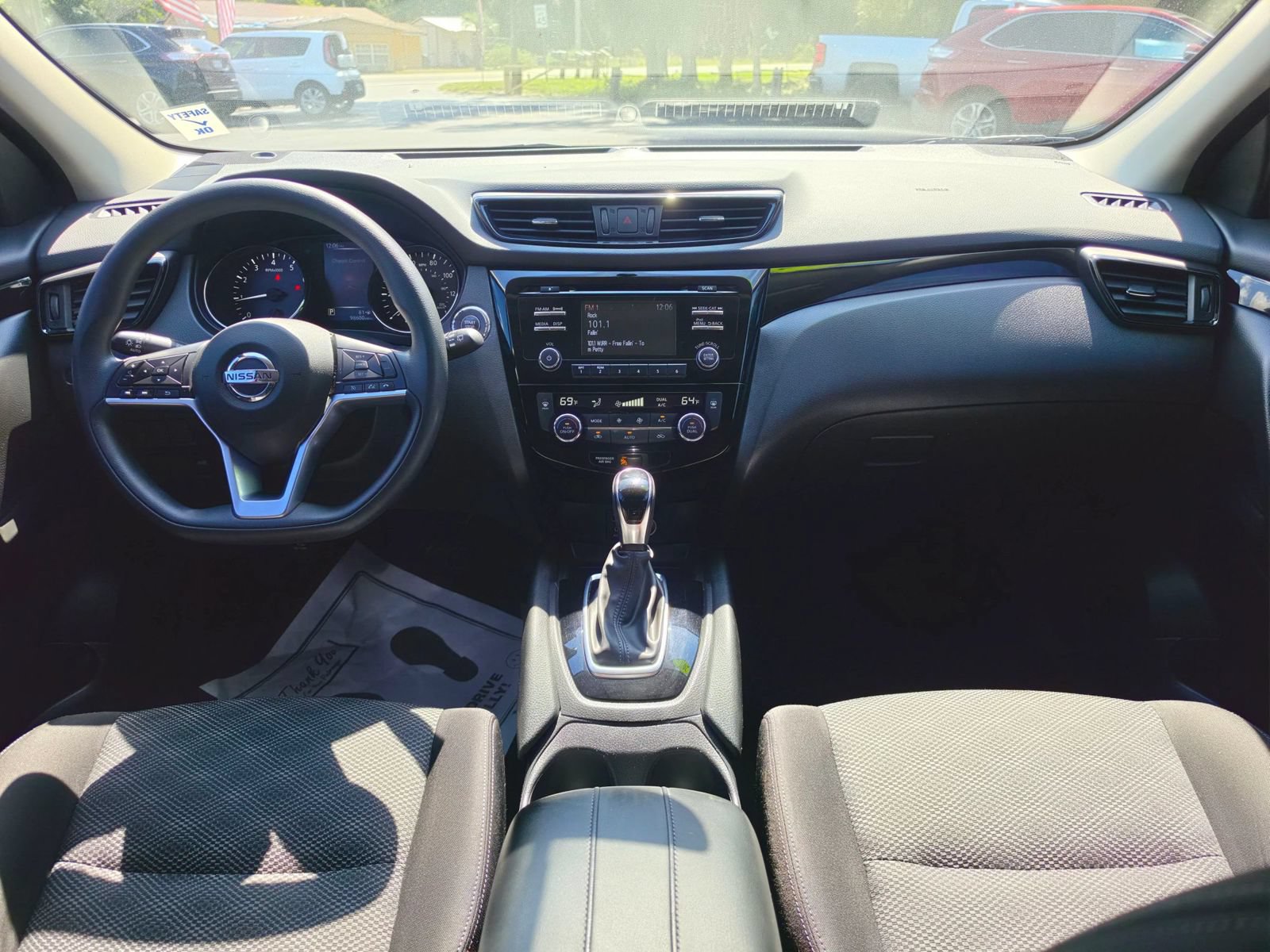 Used 2017 Nissan Rogue Sport SV FWD image 9