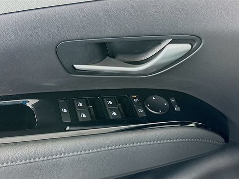 Certified 2025 Hyundai Santa Cruz Limited AWD/4WD image 18