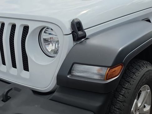 Used 2022 Jeep Wrangler Unlimited Sport AWD/4WD image 9