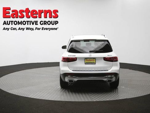 Used 2021 Mercedes-Benz GLB 250 4MATIC image 40
