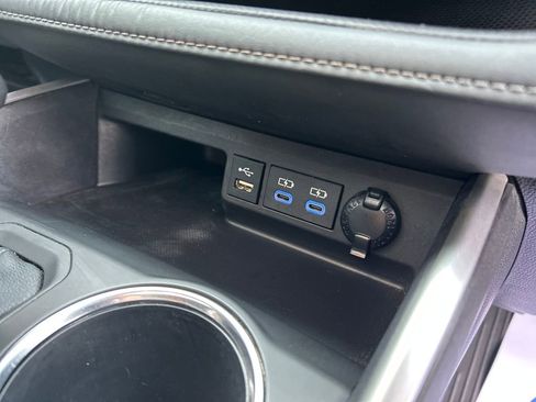 Used 2022 Toyota Highlander XLE image 49