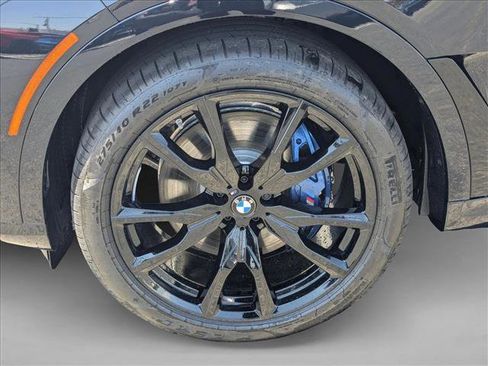 Used 2026 BMW X7 M60i image 9