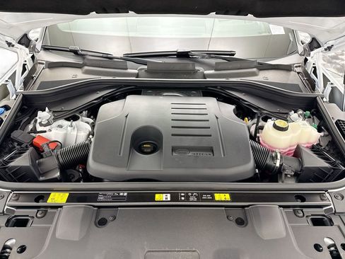 New 2026 Land Rover Range Rover Long Wheelbase SE image 28
