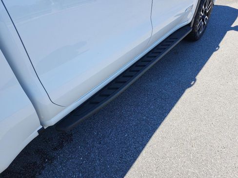 Certified 2025 GMC Sierra 1500 AT4 w/ AT4 Premium Package image 7