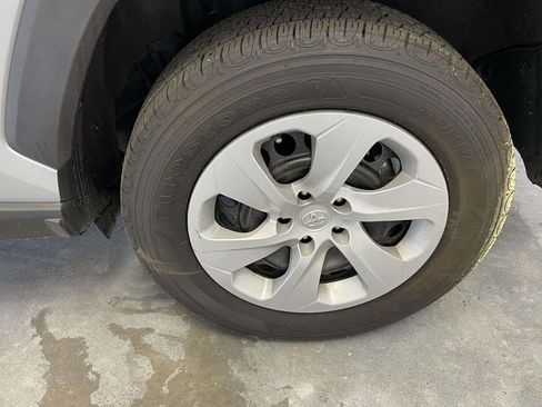 Used 2025 Toyota RAV4 LE image 9