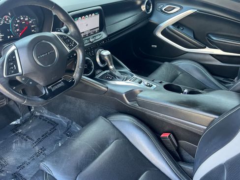 Used 2017 Chevrolet Camaro LT RWD image 12
