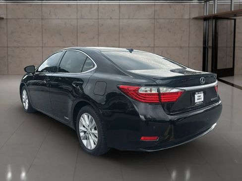 Used 2013 Lexus ES 300h w/ Luxury Pkg FWD image 11