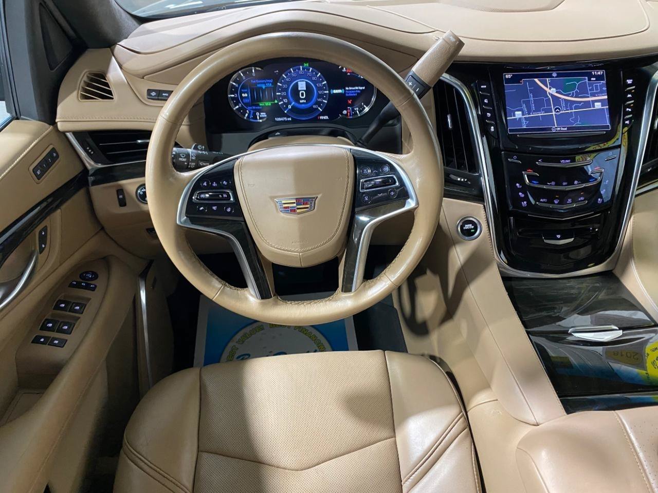 Used 2018 Cadillac Escalade Platinum AWD/4WD image 16