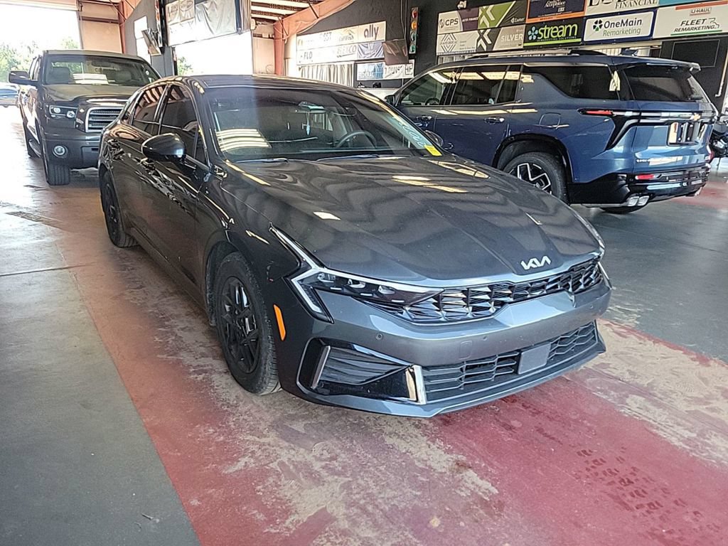 Used 2025 Kia K5 LXS FWD image 1