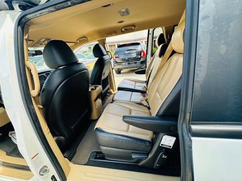 Used 2017 Kia Sedona LX w/ LX Essentials Premium Package FWD image 20