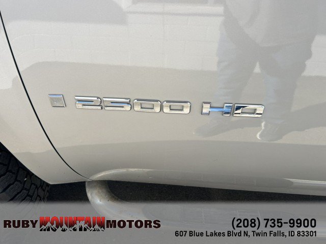 Used 2007 GMC Sierra 2500 SLE w/ Z71 Off-Road Package AWD/4WD image 14