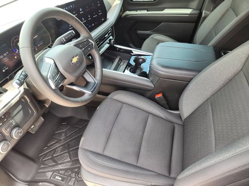 Used 2025 Chevrolet Tahoe LS RWD image 14