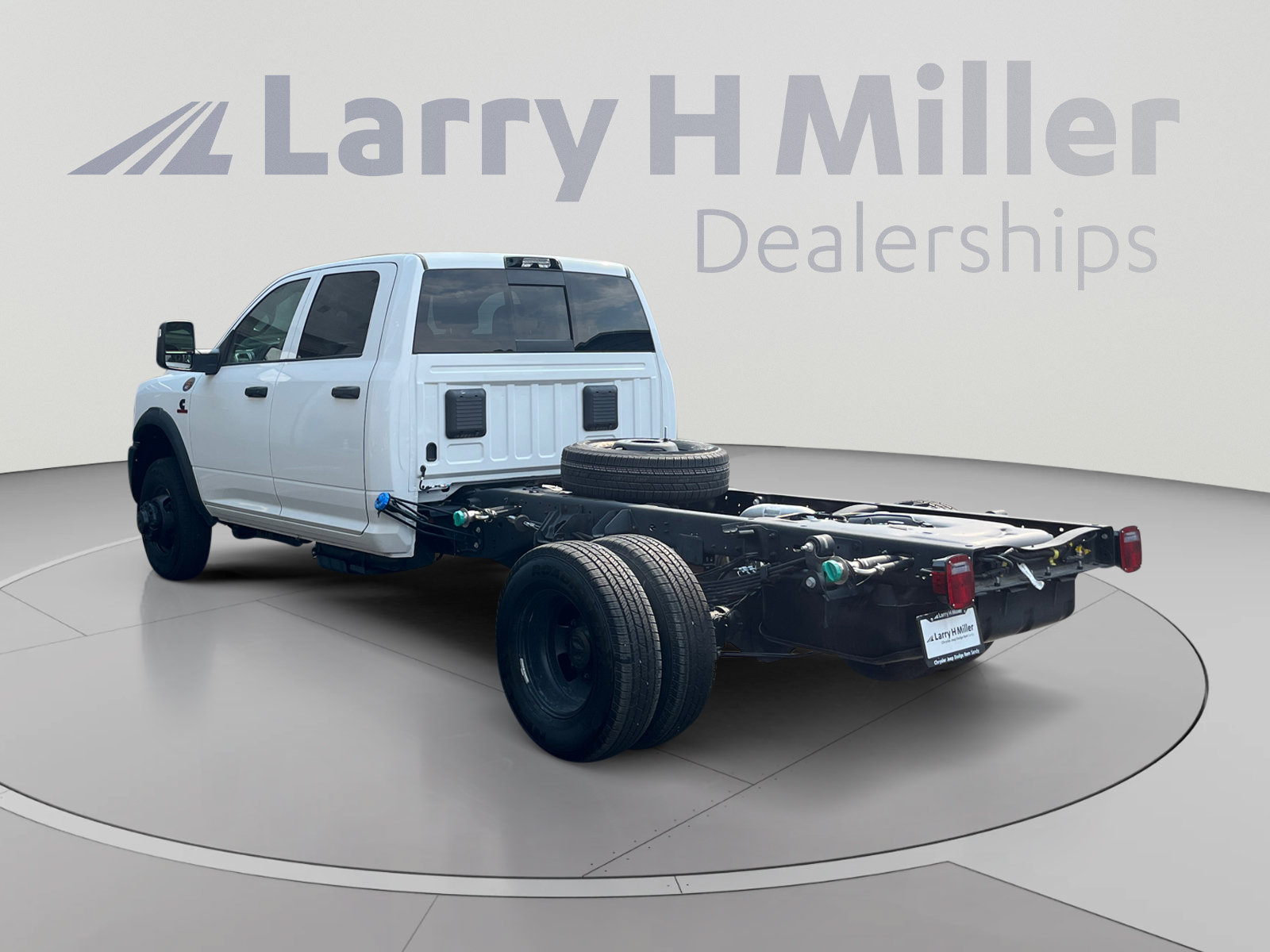 New 2026 RAM 3500 Tradesman AWD/4WD image 3