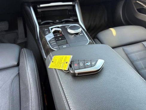 Used 2023 BMW 330i xDrive Sedan w/ Premium Package AWD/4WD image 33