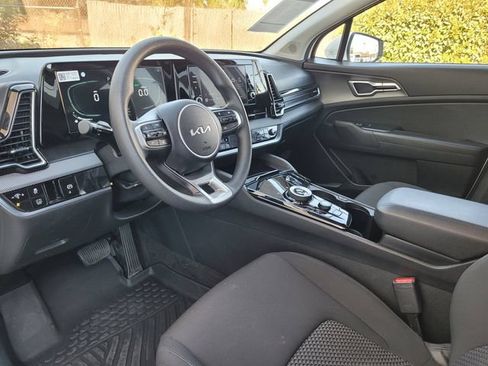 Certified 2025 Kia Sportage LX FWD image 12