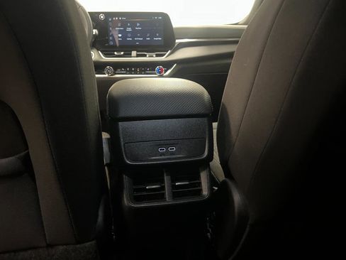 Used 2025 Chevrolet Equinox LT image 52