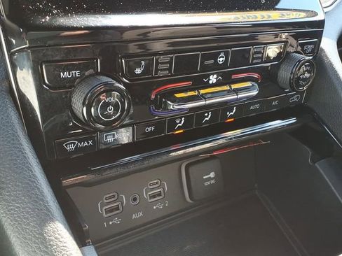 Certified 2023 Jeep Grand Cherokee Altitude AWD/4WD image 12