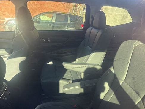 Used 2025 Subaru Ascent Bronze Edition image 8