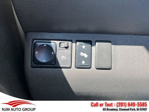 Used 2010 Nissan Pathfinder SE AWD/4WD image 18