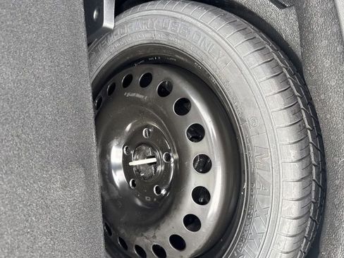 Used 2022 Buick Envision Essence w/ Safety Package image 42