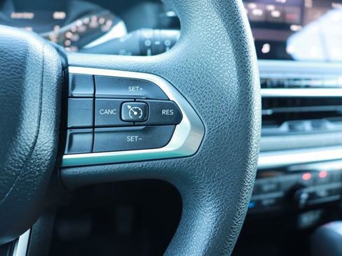 Used 2023 Jeep Compass Sport image 21