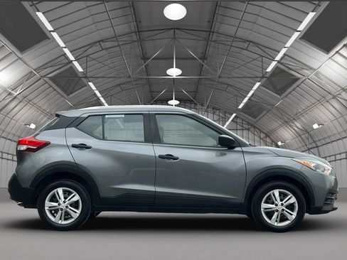 Used 2019 Nissan Kicks S FWD image 8