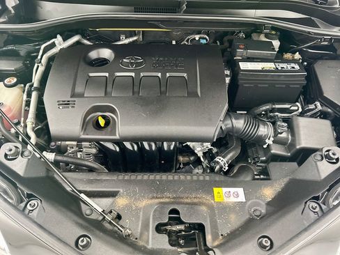 Used 2020 Toyota C-HR XLE FWD image 27