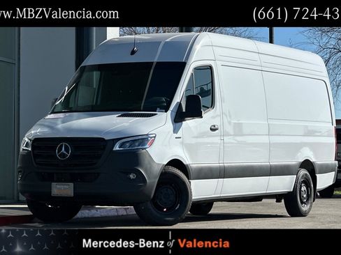 New 2024 Mercedes-Benz eSprinter 170 Cargo image 1