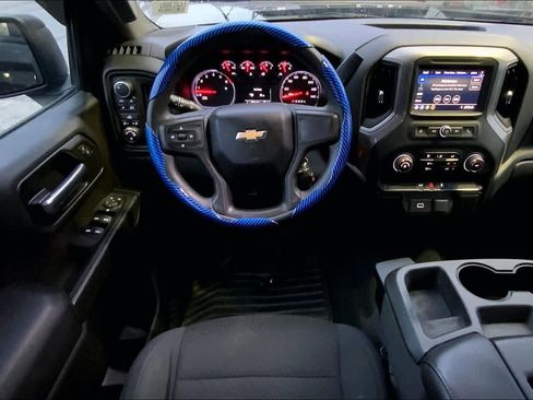 Used 2020 Chevrolet Silverado 1500 Custom w/ Custom Value Package image 5